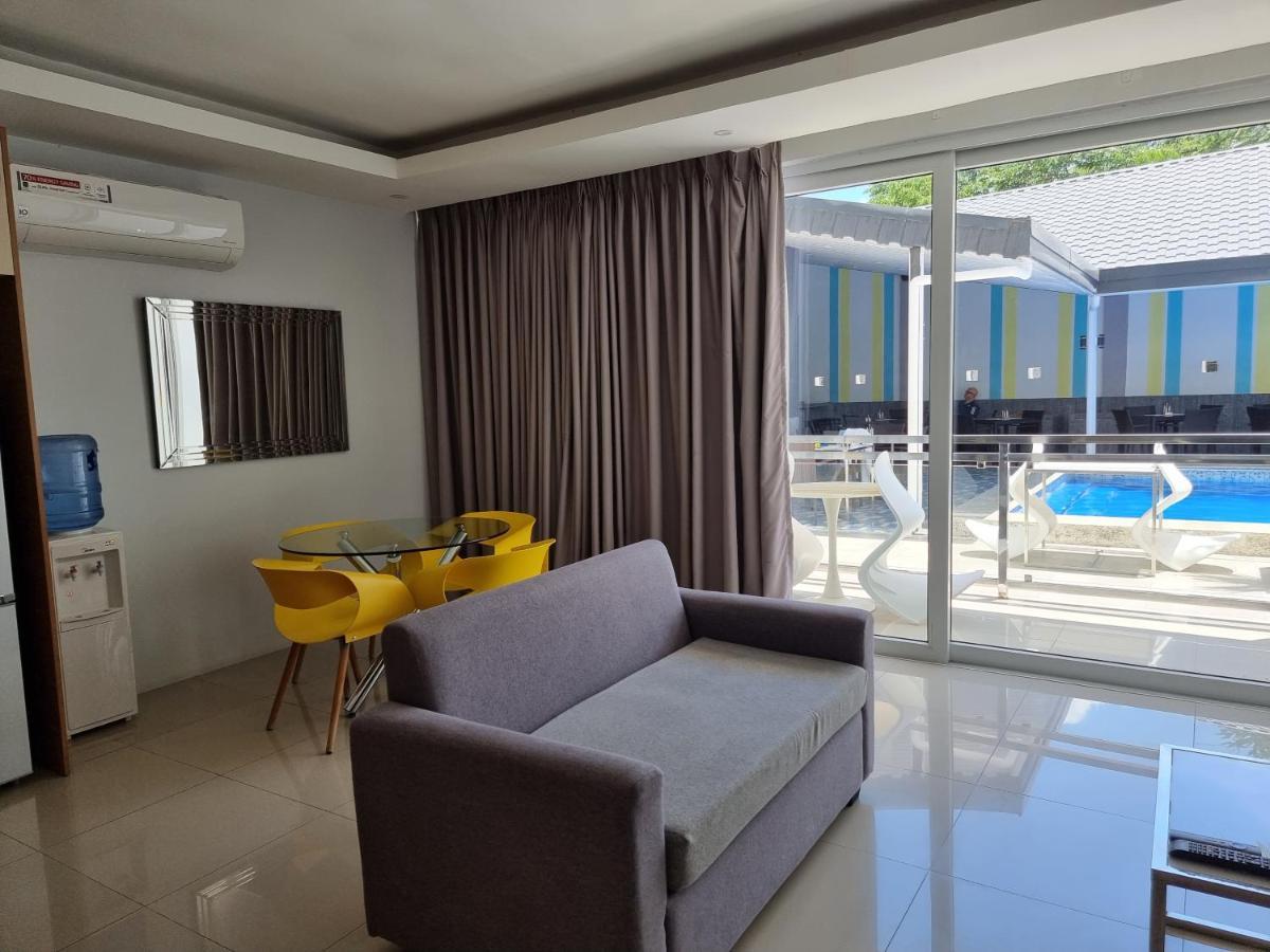 Chequers Suites Subic Bay Olóngapo Exterior foto