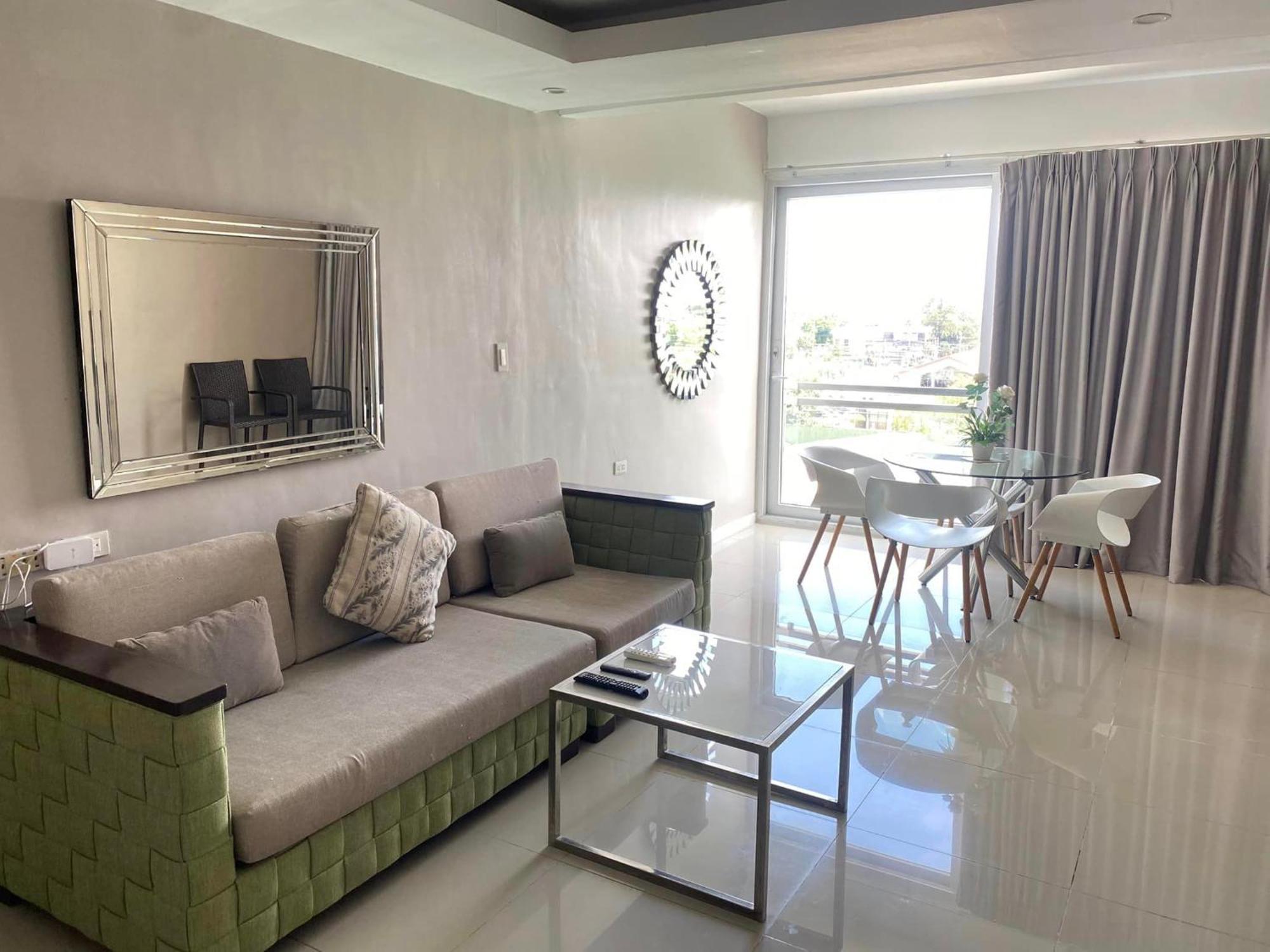 Chequers Suites Subic Bay Olóngapo Exterior foto